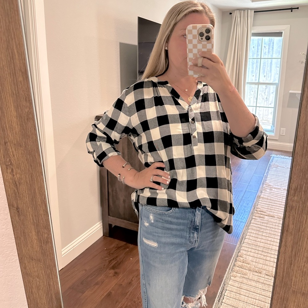Universal Thread XL Buffalo Plaid Quarter Button V-Neck Tunic Shirt